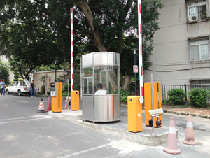 說一說關(guān)于停車青海崗?fù)び惺裁垂δ芘c設(shè)施配置？的圖片